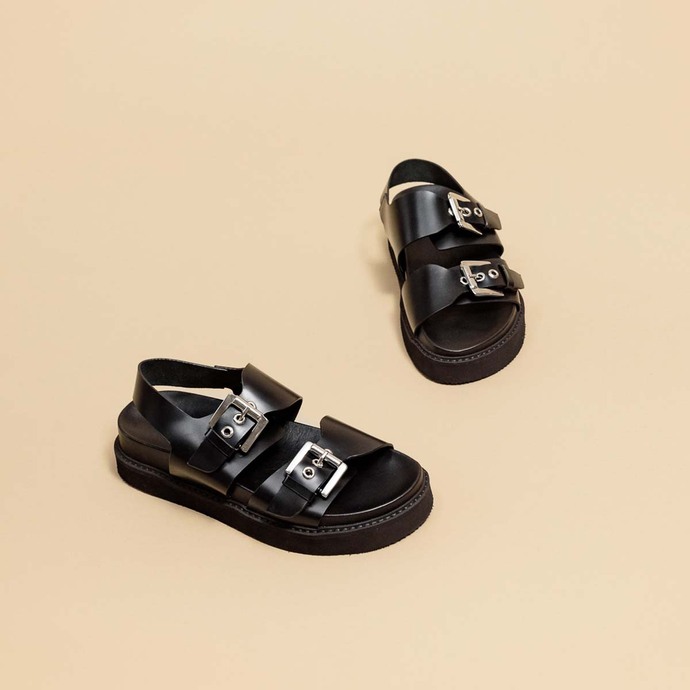 Sandales à doubles boucles  en cuir glacé noir
