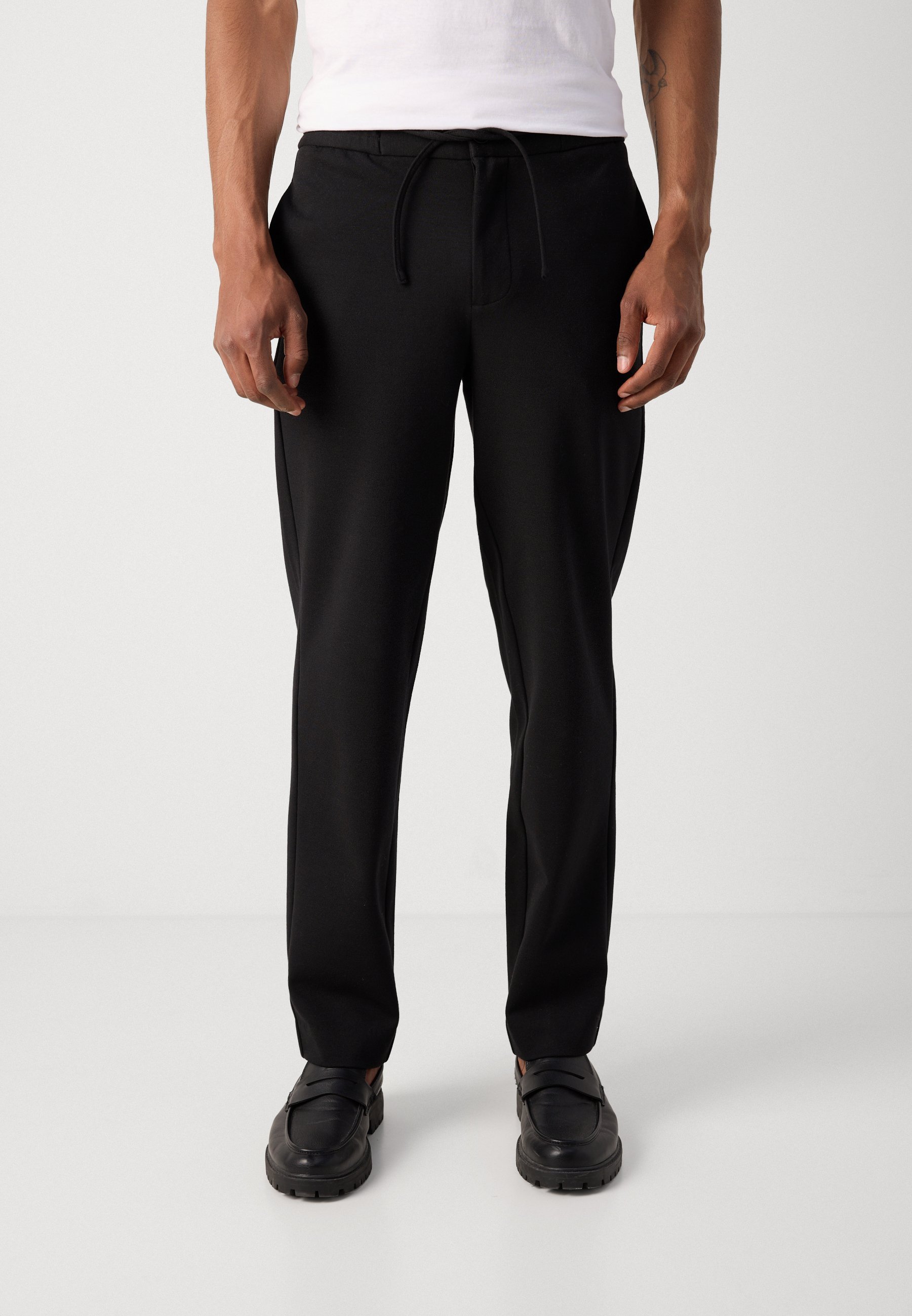 Lindbergh SUPERFLEX RELAXED FIT PANTS - Hose - schwarz