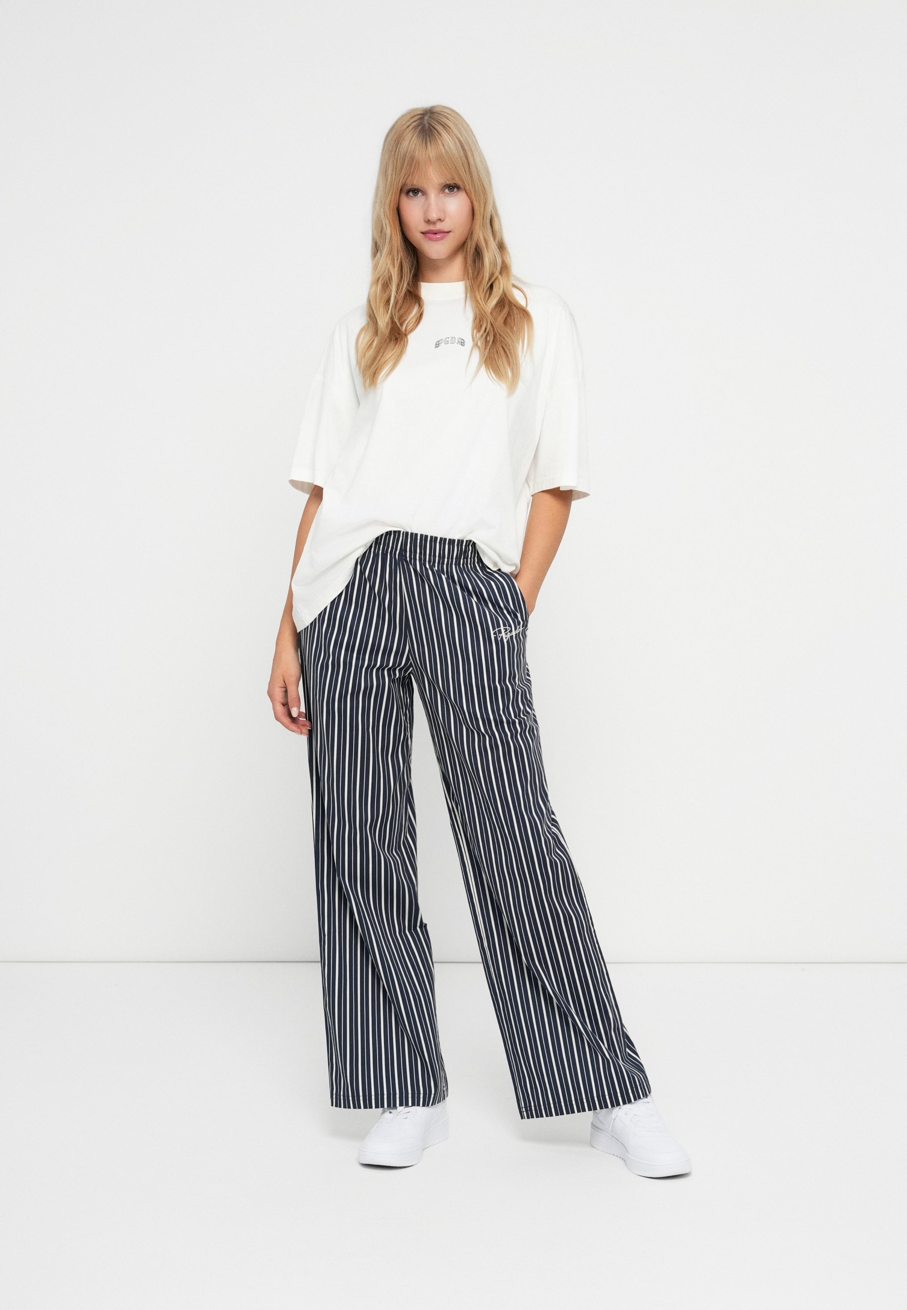 Pegador RESA HEAVY OVERSIZED TEE - Tričko s potiskem - black/white