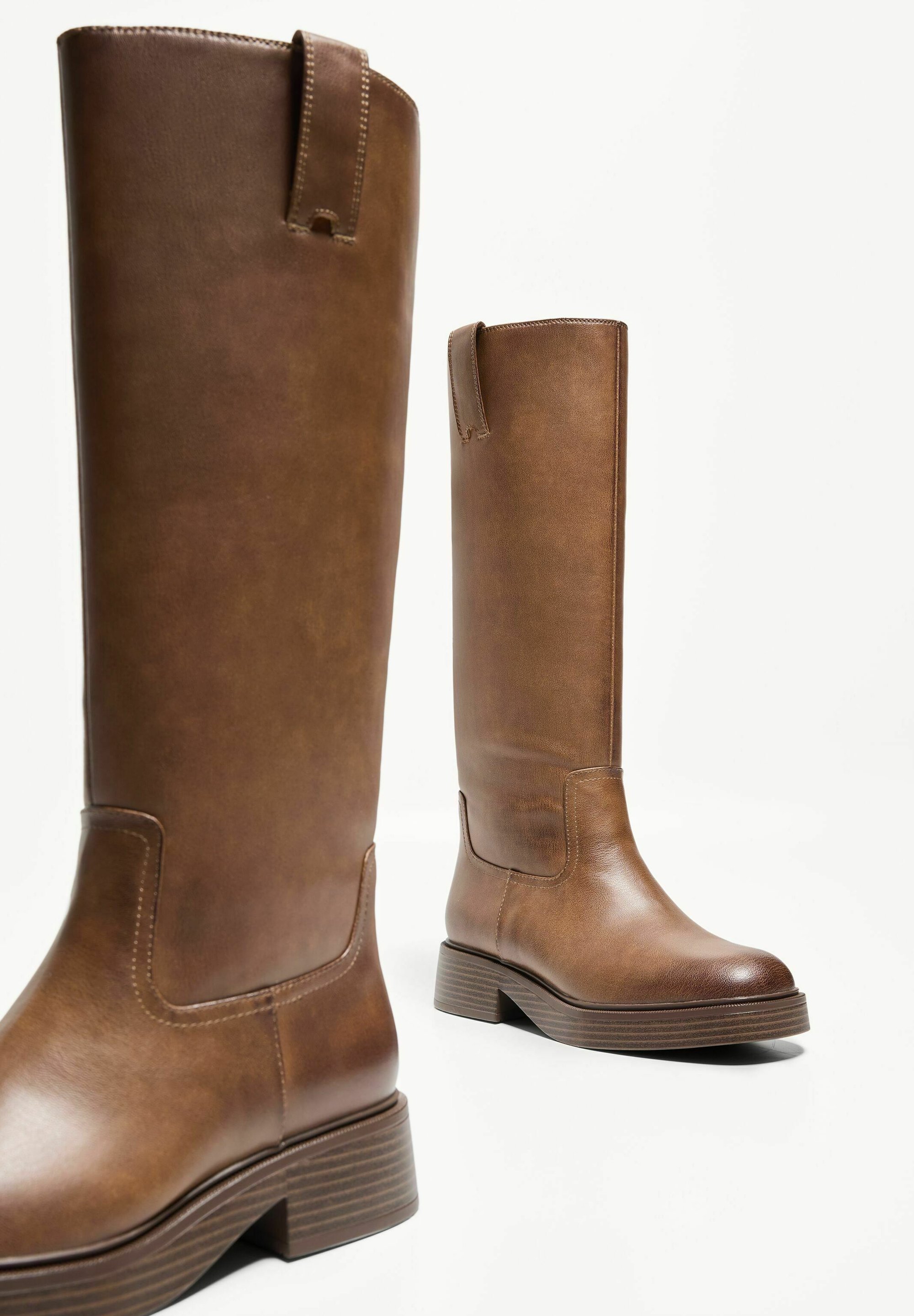 Bershka EQUESTRIAN-STYLE - Stivali con plateau - marroni