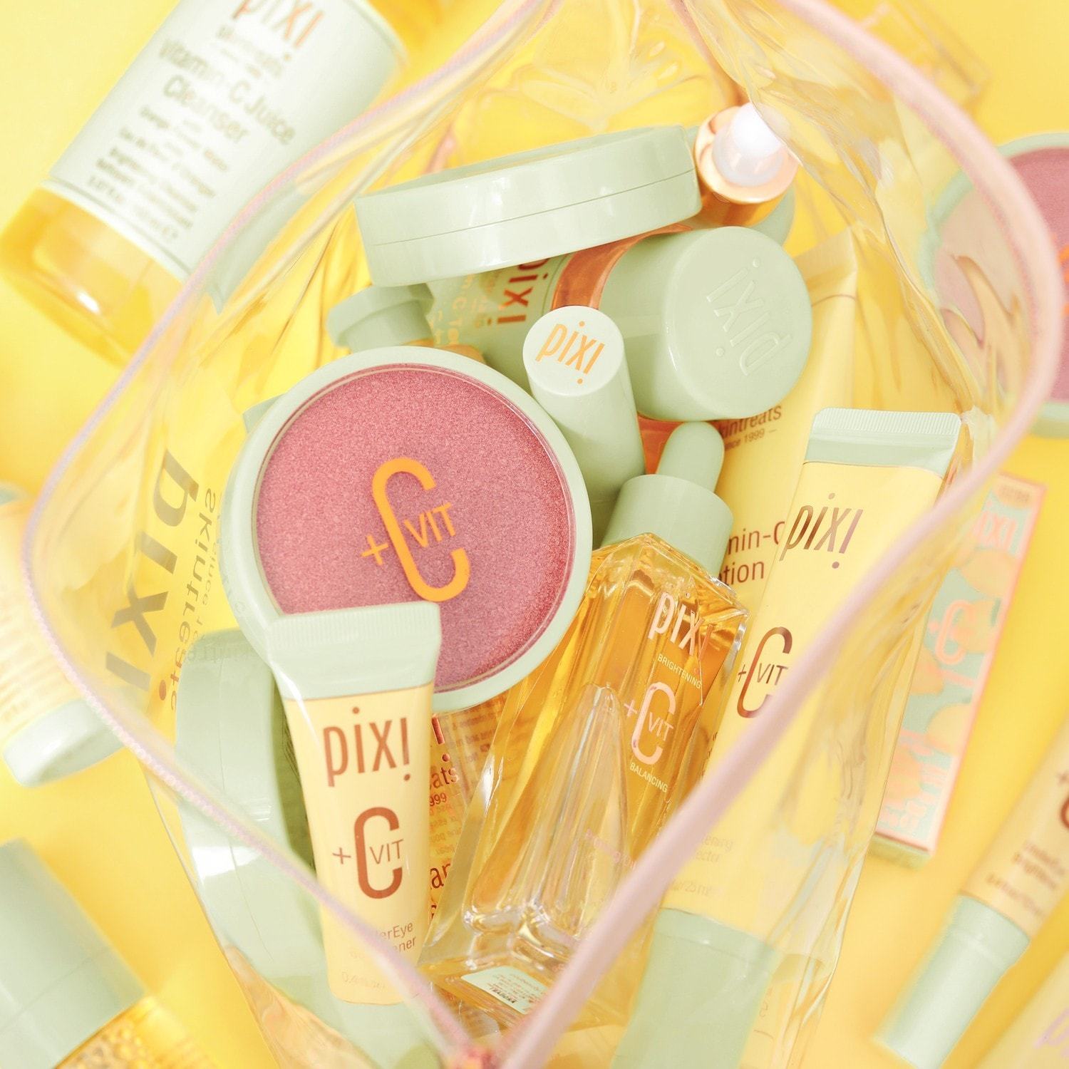 Pixi osvetljevalec z vitaminom C Glow - Y puder - 11,3 g