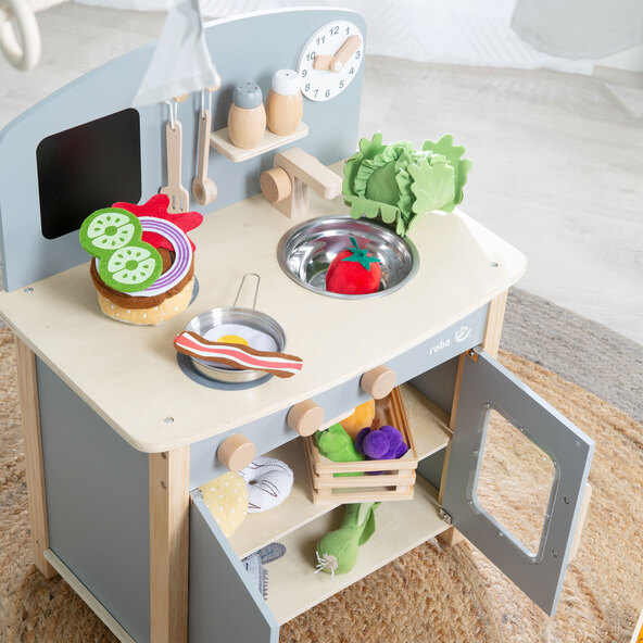 Play kitchen with 2 hobs, sink and accessories