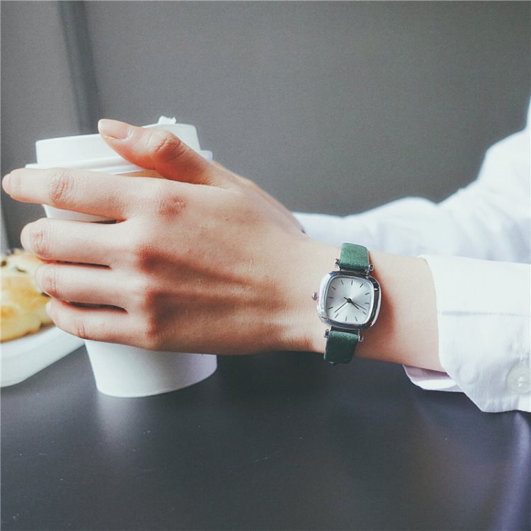 Fashion Square Small Watches Simple Retro Women Quartz Watch Vintage Leather Ladies Wristwatches Female Clock Zegarek Damski