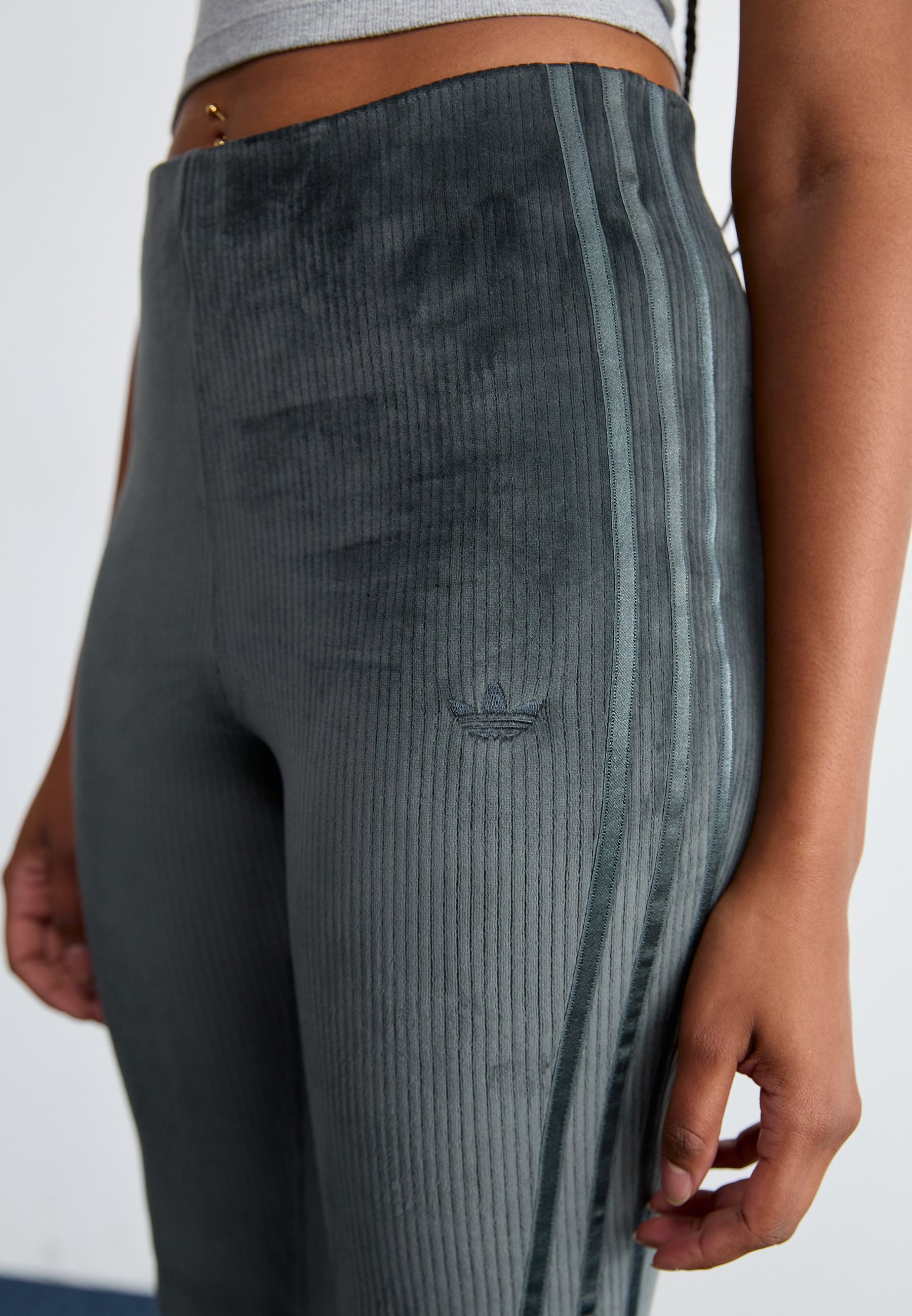 Pantaloni casual Adidas Originals