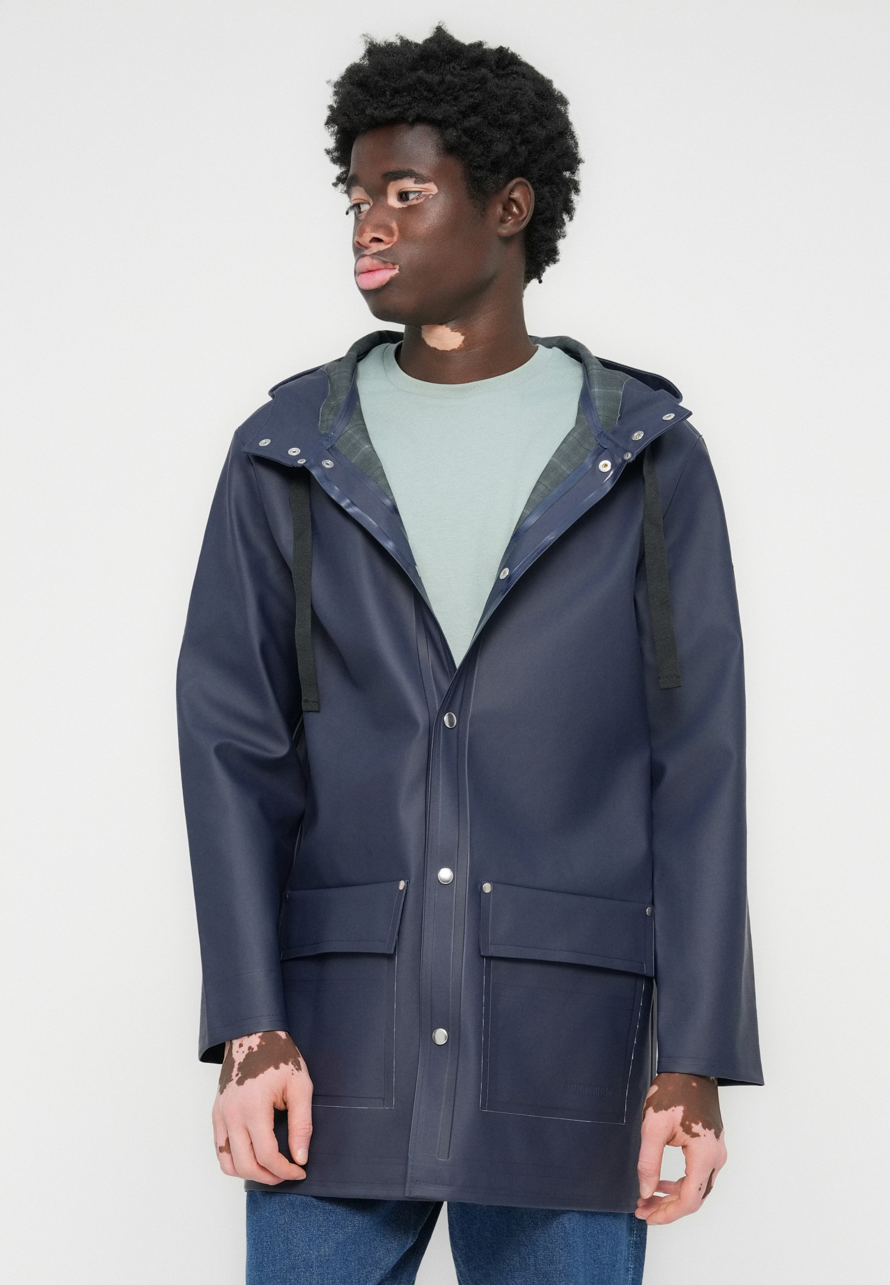 Stutterheim STUTTERHEIM X LYLE & SCOTT STRIUKĖ - Neperšlampama striukė - tamsiai mėlyna