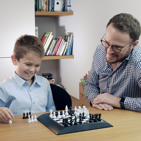 Schachcomputer Chess Genius M810