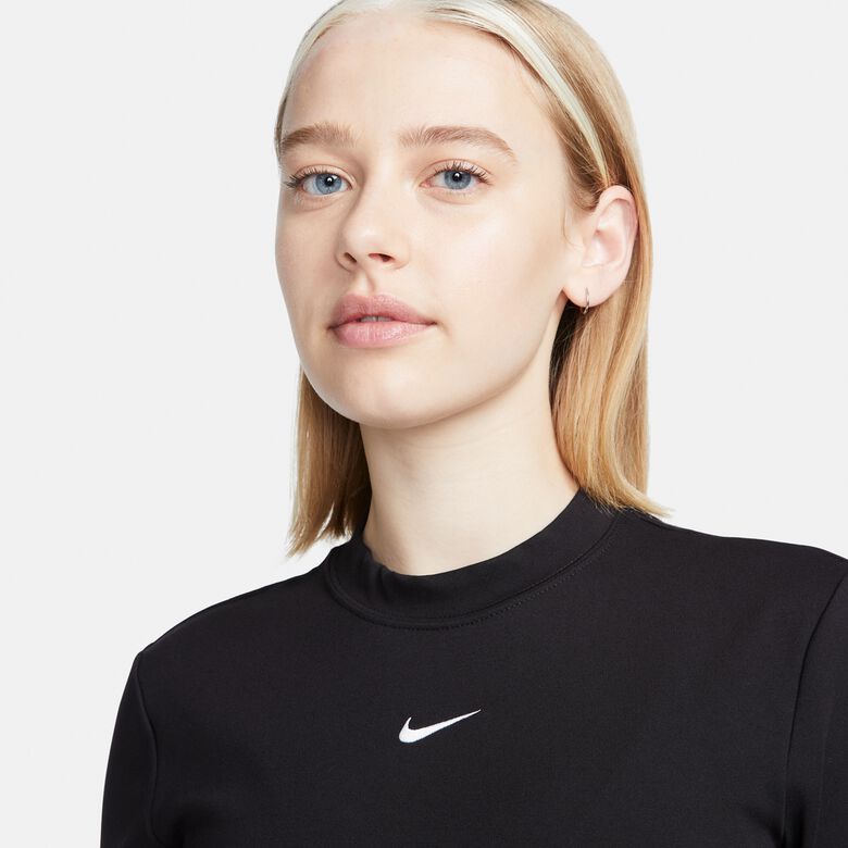 Vestido midi essencial para moda esportiva