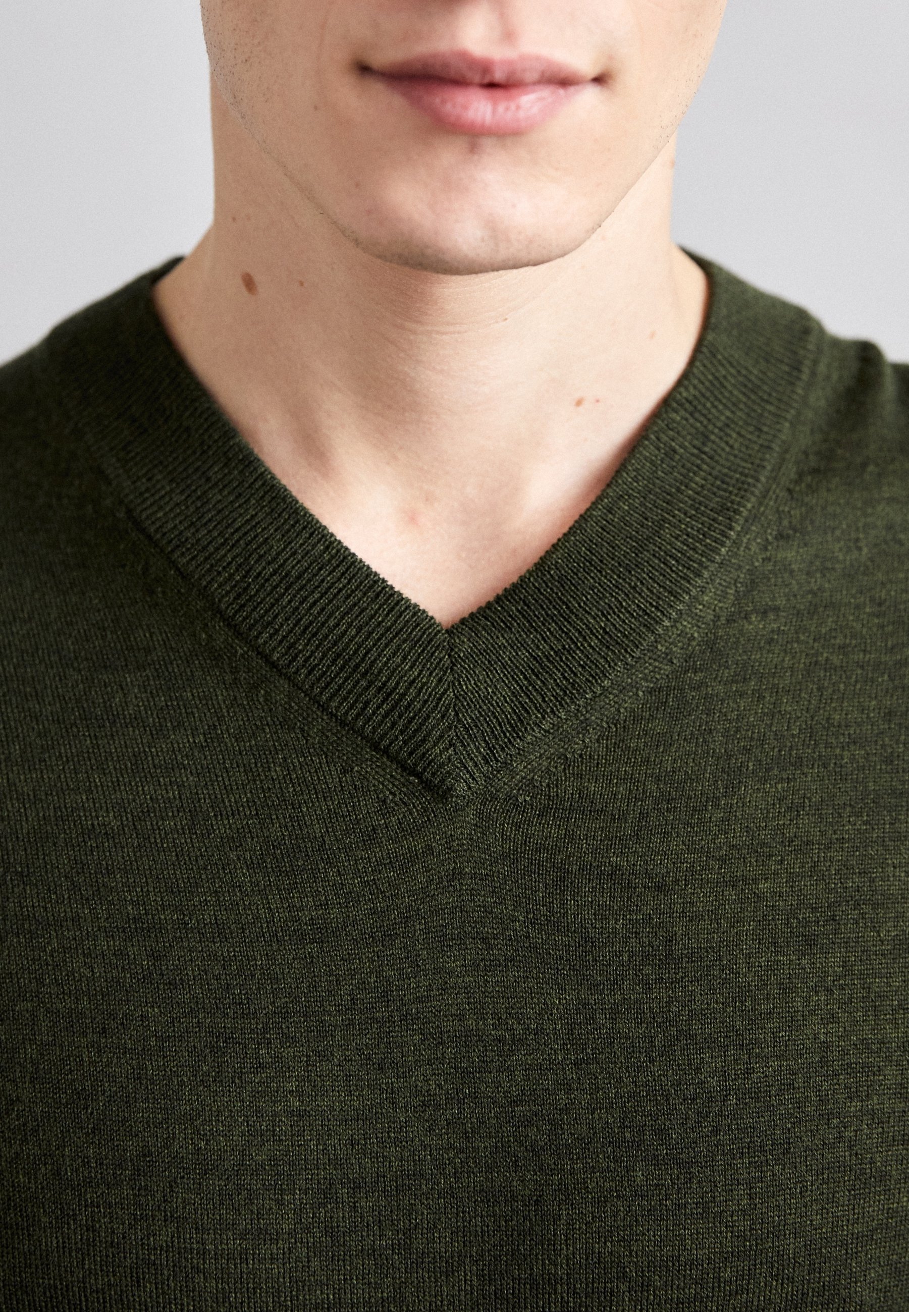 NN.07 Pullover - dunkelgrün
