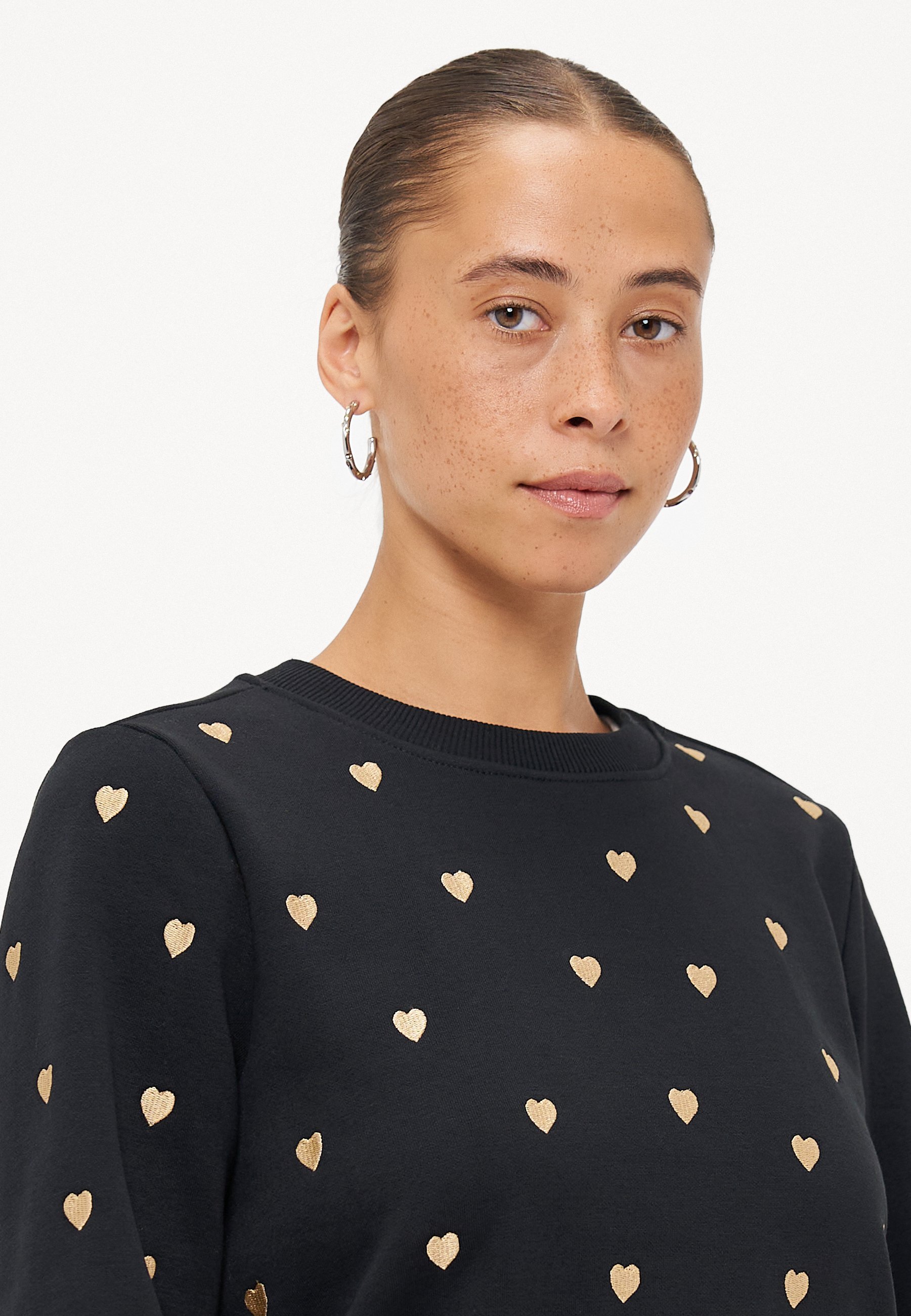 ONLY Petite ONLATIKA O NECK GLITTER - Džemperis su blizgučiais - juodas/auksinės spalvos