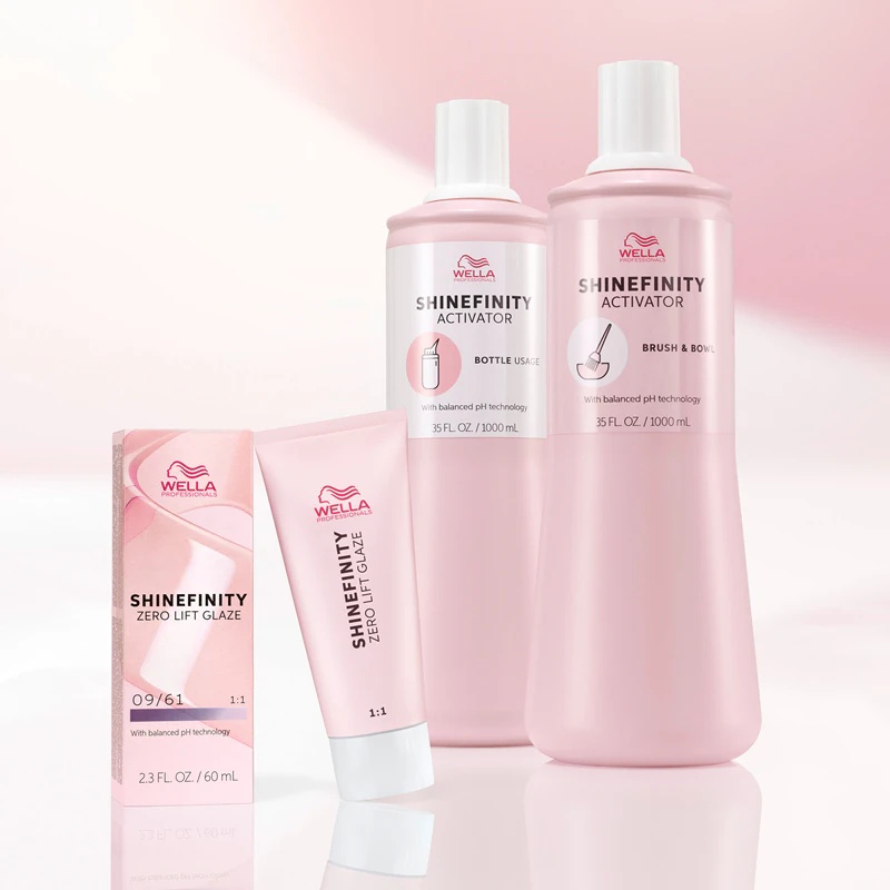 Oksidacijsko sredstvo Wella Professionals Shinefinity v steklenički za blond in pramene lase