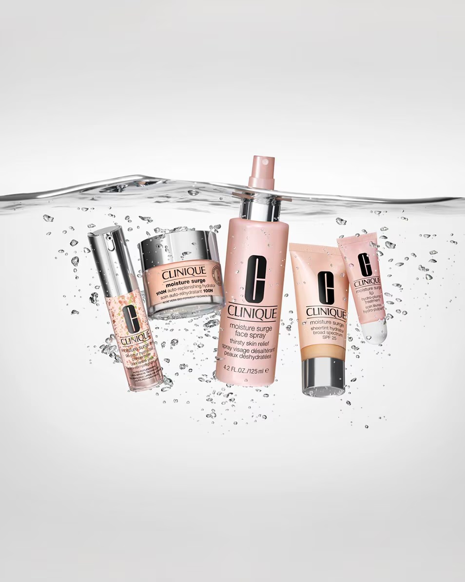 CLINIQUE MOISTURE SURGE™ FACE SPRAY SPREJ ZA OLAJŠANJE ŽEJNE KOŽE – VLAŽILEN IN POMIRJUJOČ