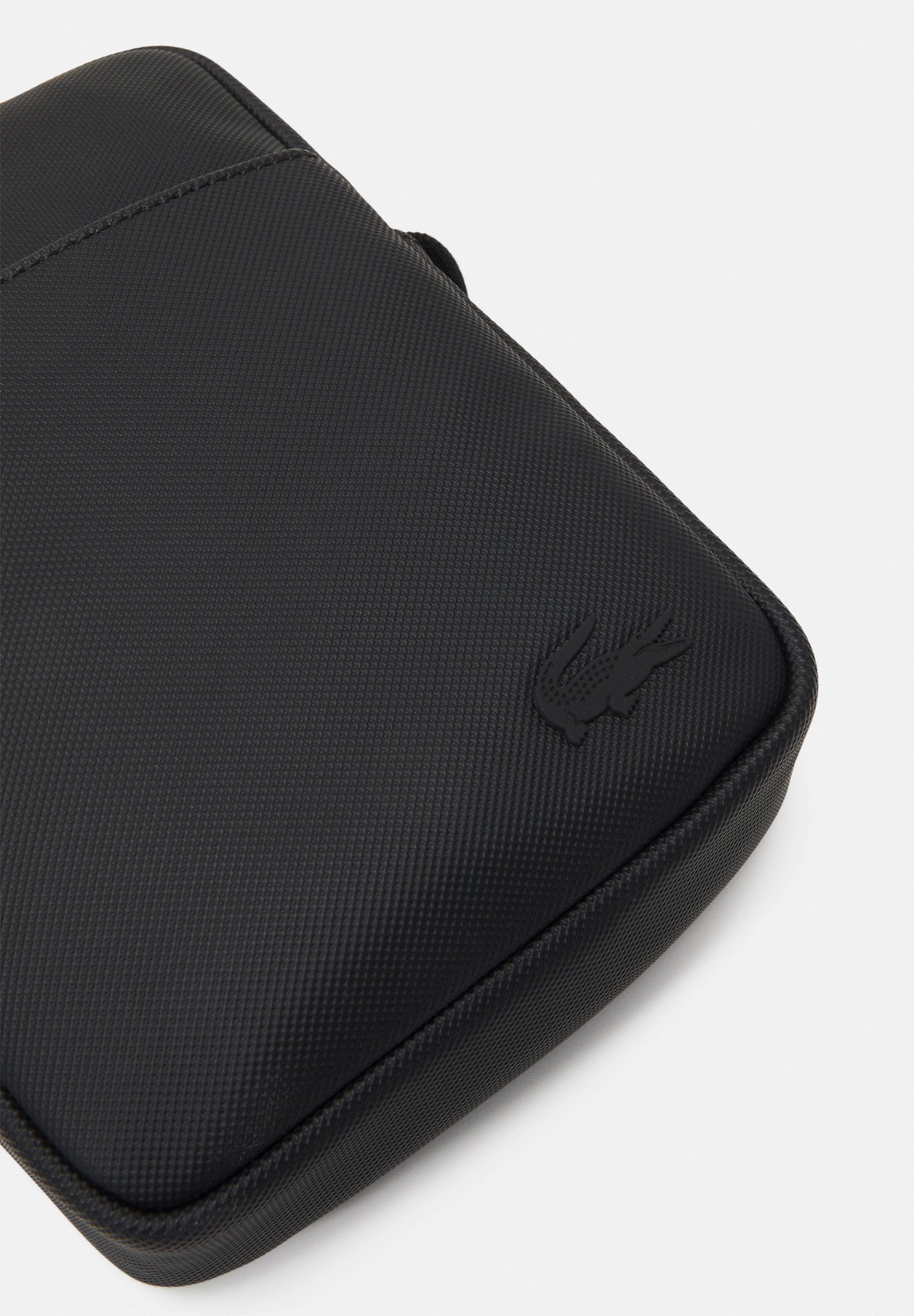 Lacoste MEN CLASSIC UNISEX - Keresztpántos táska - noir