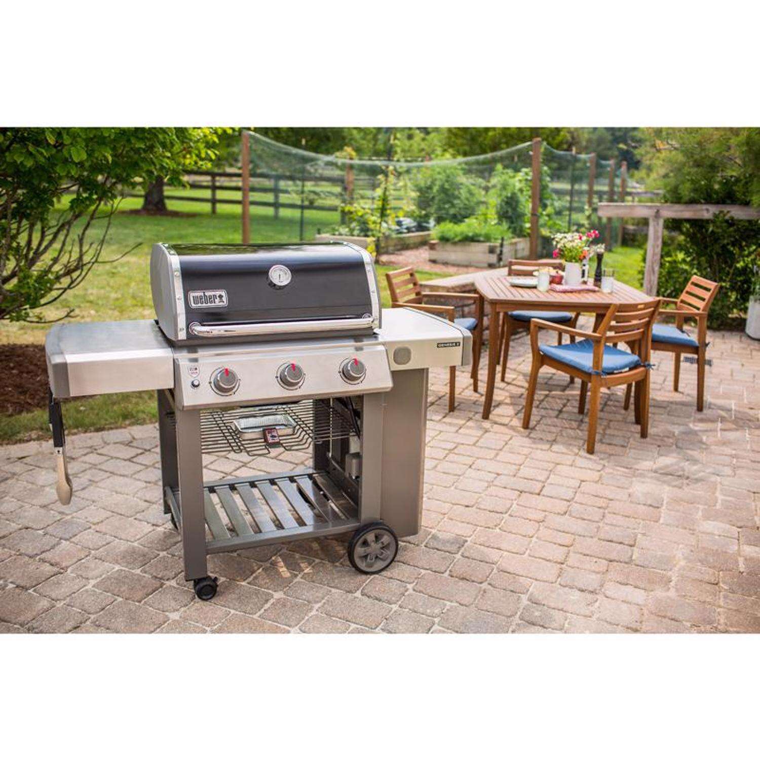Weber Genesis II E-310 3 égős földgázgrill fekete/ezüst