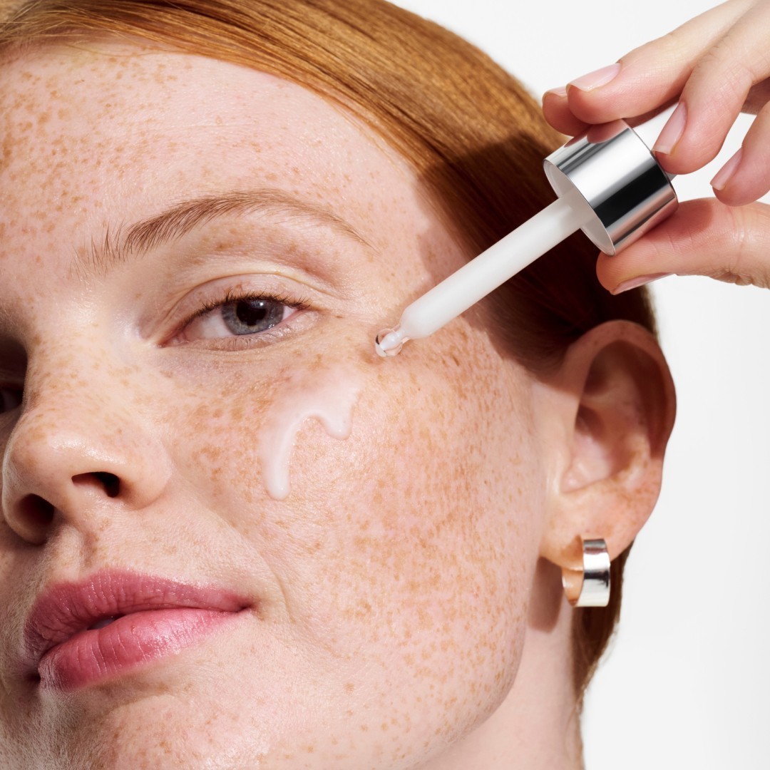 Clinique Glowserum Moisture Surge™ aktivni serum za sjaj - 30 ml