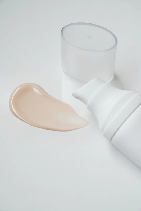 SKIN1004 Madagaskar Centella Tone Brightening Tone-Up zaščitni tonik za obraz z zaščito pred soncem in posvetlitvenim učinkom