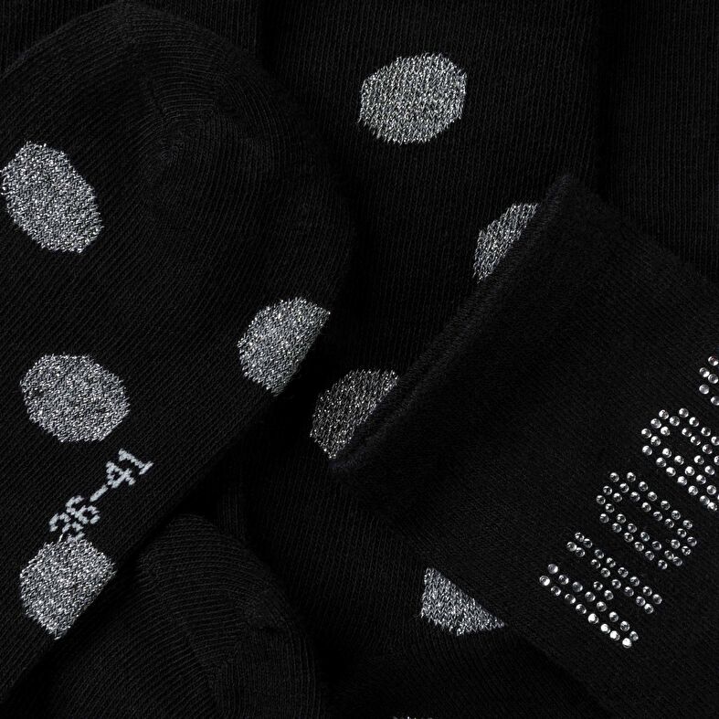 Calcetines y medias negras para mujer