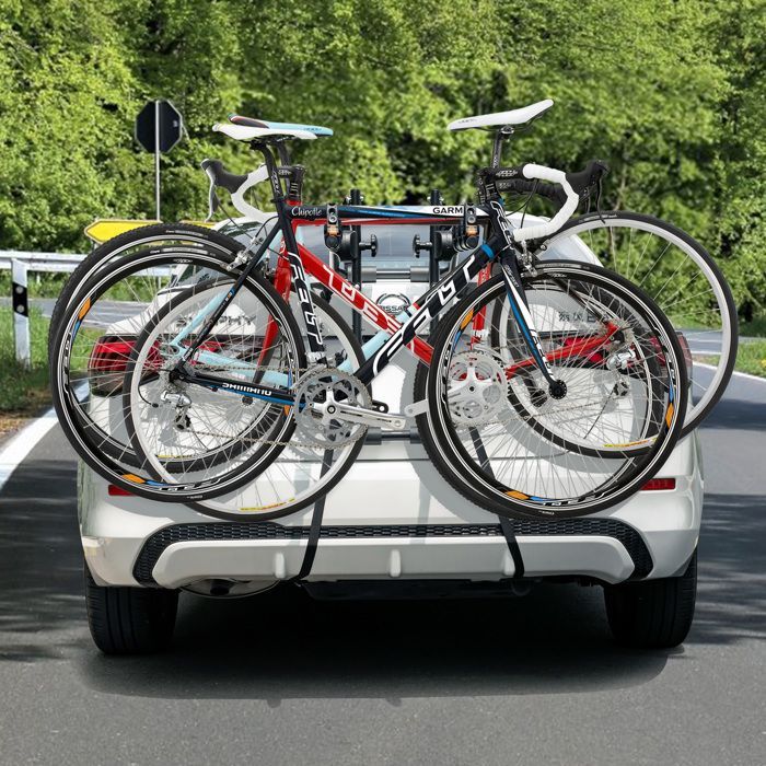 Portabicicletas trasero COSTWAY para 3 bicicletas con longitud y ángulo ajustables, plegable, capacidad de 45 kg para portones traseros de SUV universales, color negro.