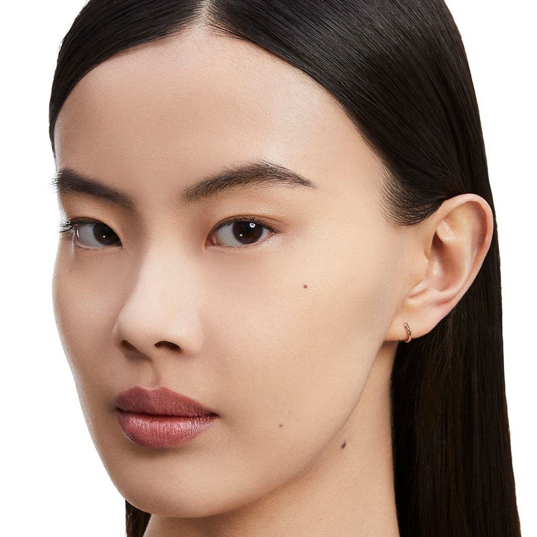 Yves Saint Laurent puder u prahu All Hours Hyper Blur - 10 g