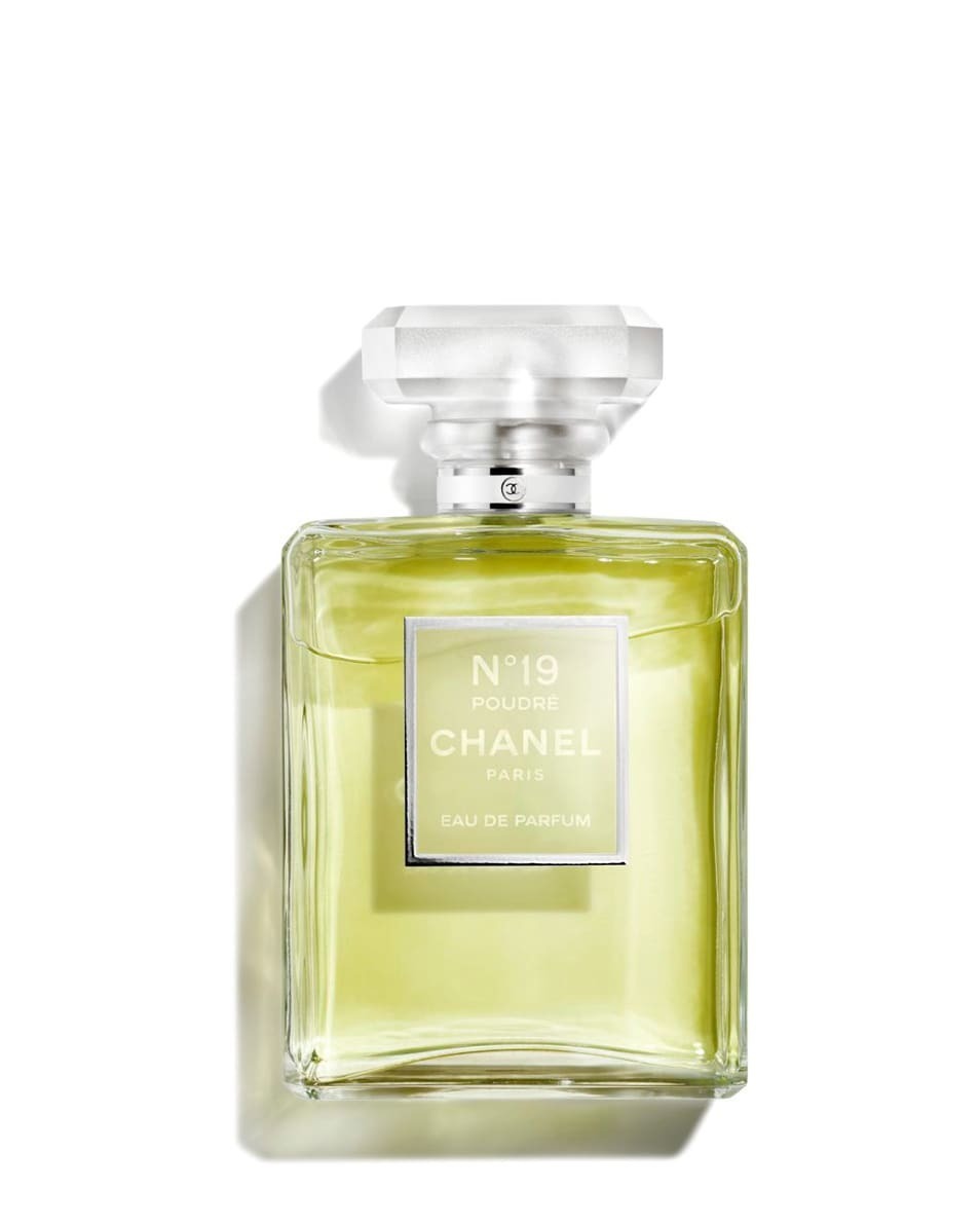 CHANEL N°19 POUDRÉ EAU DE PARFUM SPRAY