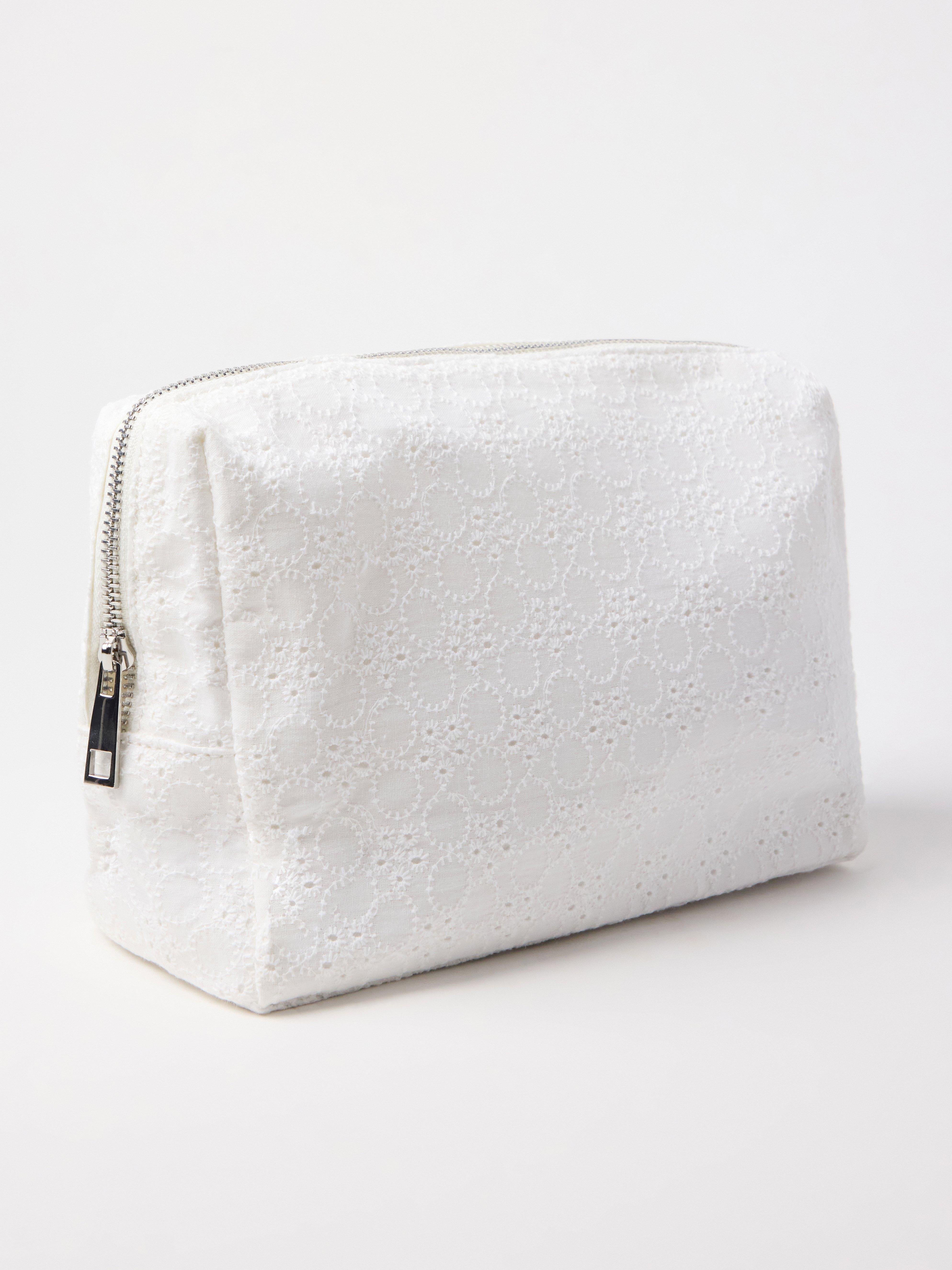 Nécessaire com bordado inglês Off White