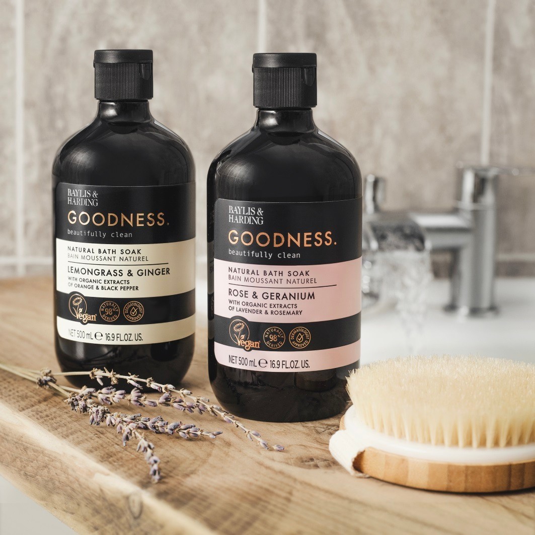 Baylis & Harding Pjenasti dodatak za kupanje s ružom i geranijumom - 500 ml