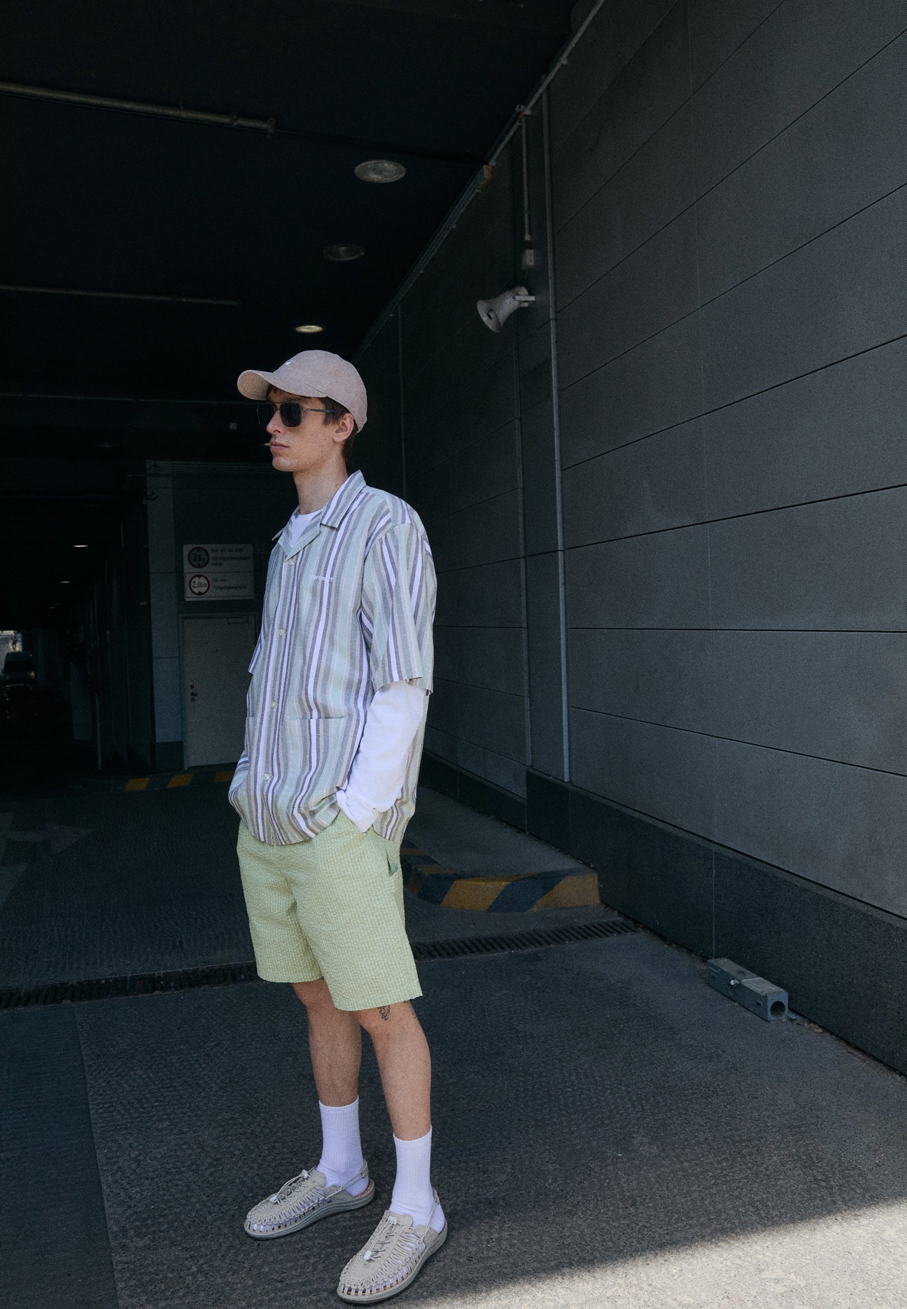 Carhartt WIP TOLAND - Szorty - blady oliwkowy