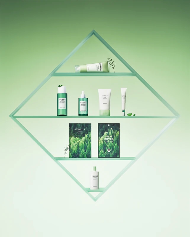 SKIN1004 Madagaskaras Centella Tea-Trica saules pieniņš ar īpaši vieglu SPF 50+ saules aizsargkrēmu
