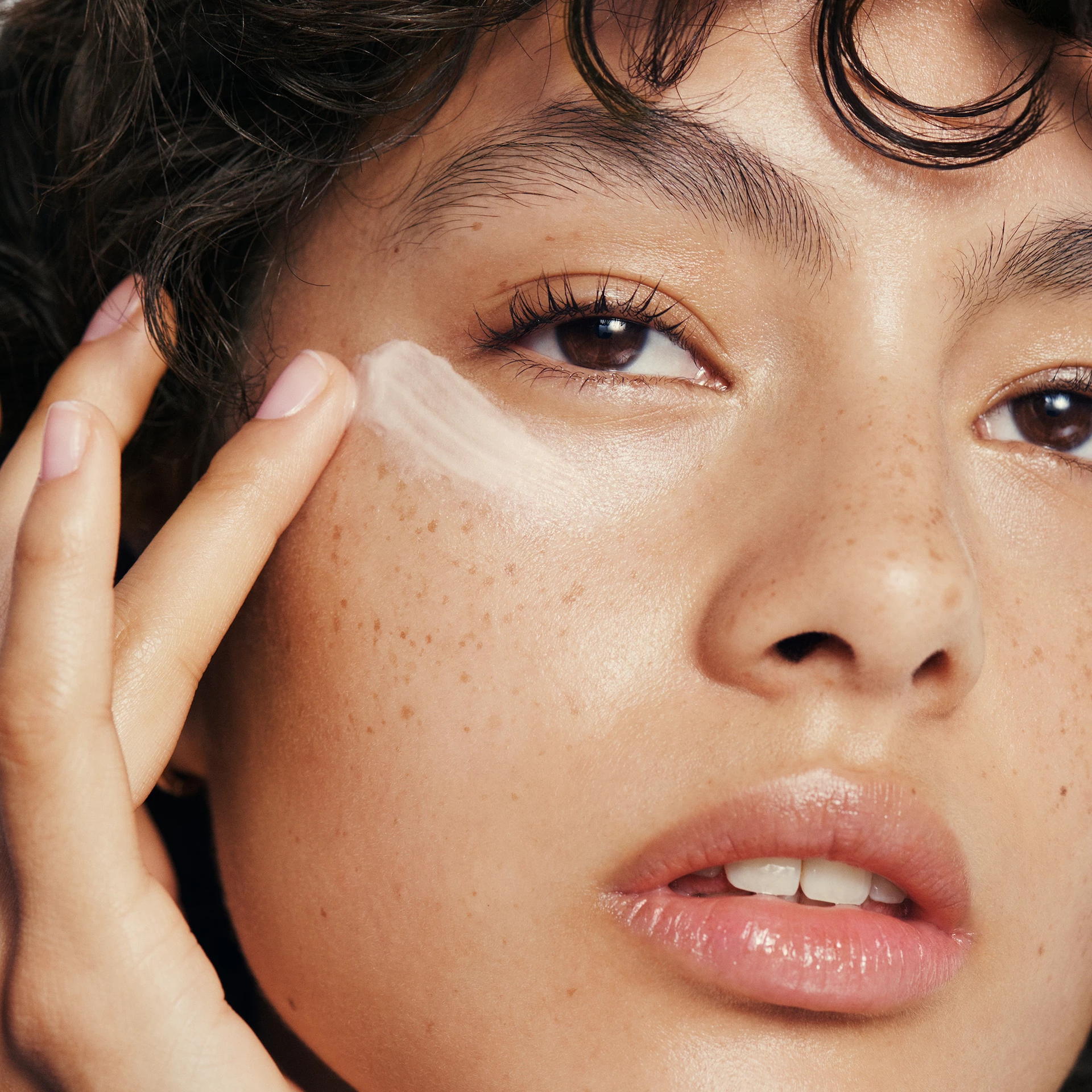 Krema za posvjetljivanje očiju Eye Revival 15 ml - Rose Inc