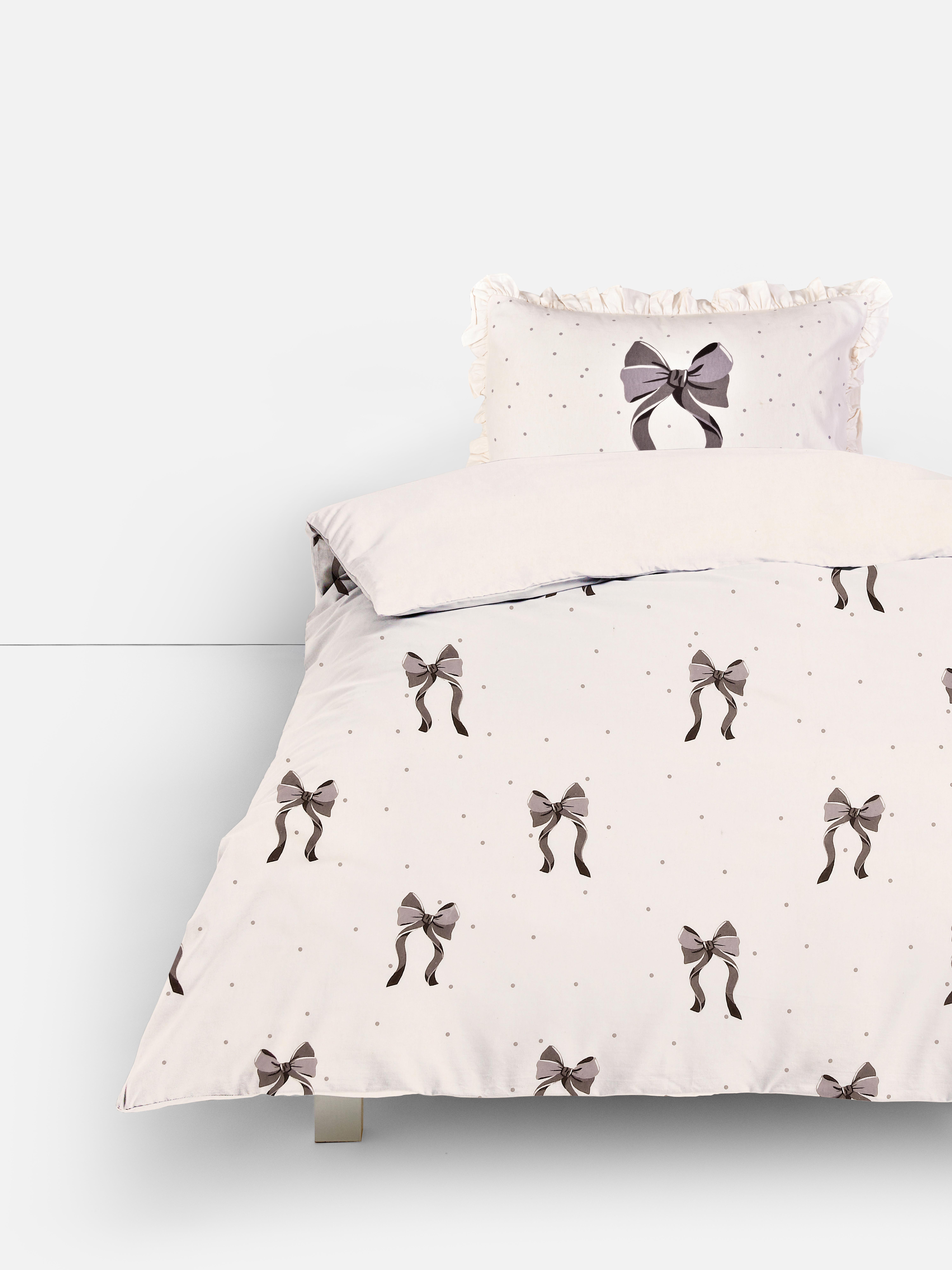 Set de husă de pilotă simplă cu funde și volane O husă de pilotă simplă cu motiv cu funde și buline