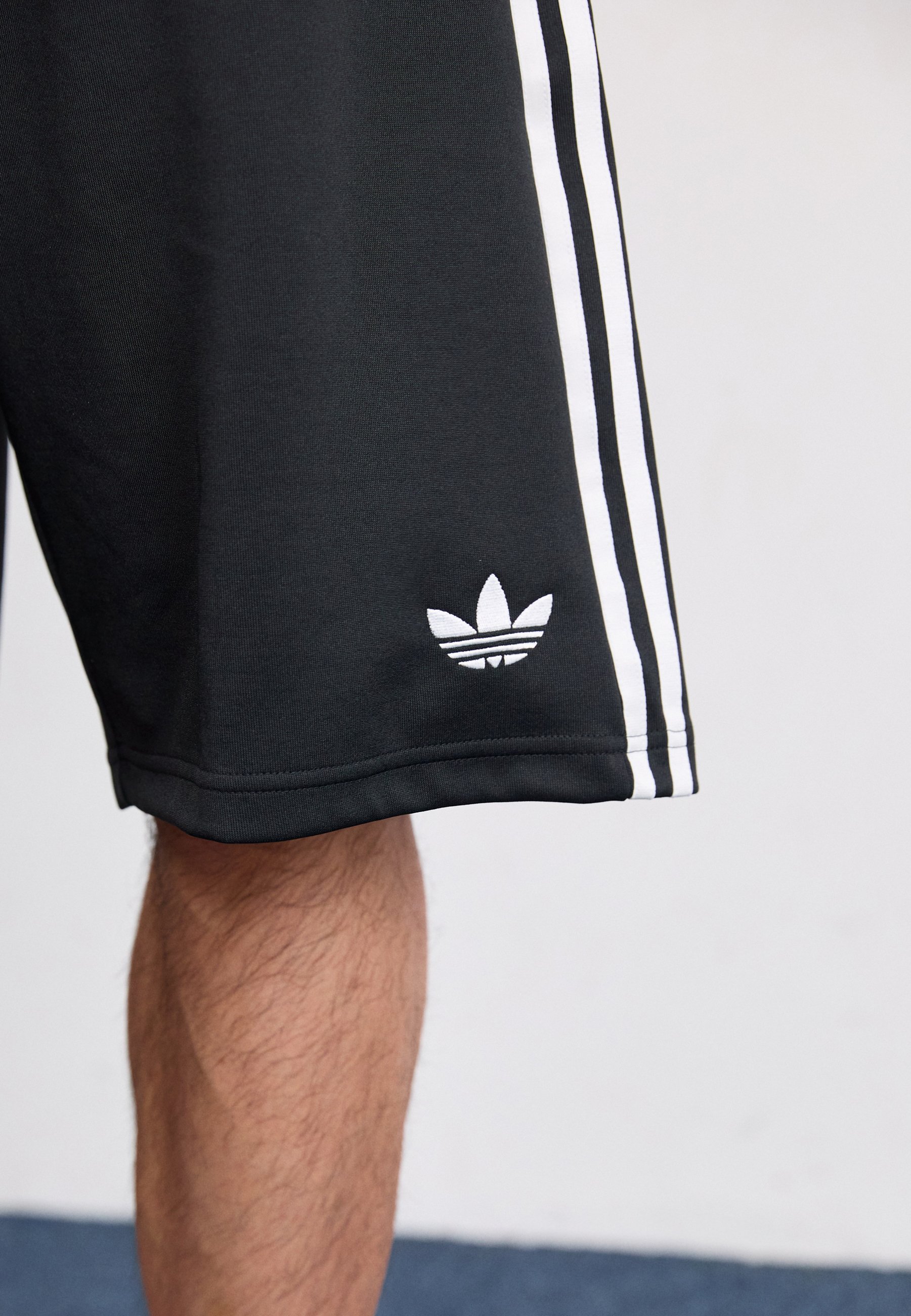 Pantaloni de trening adidas Originals