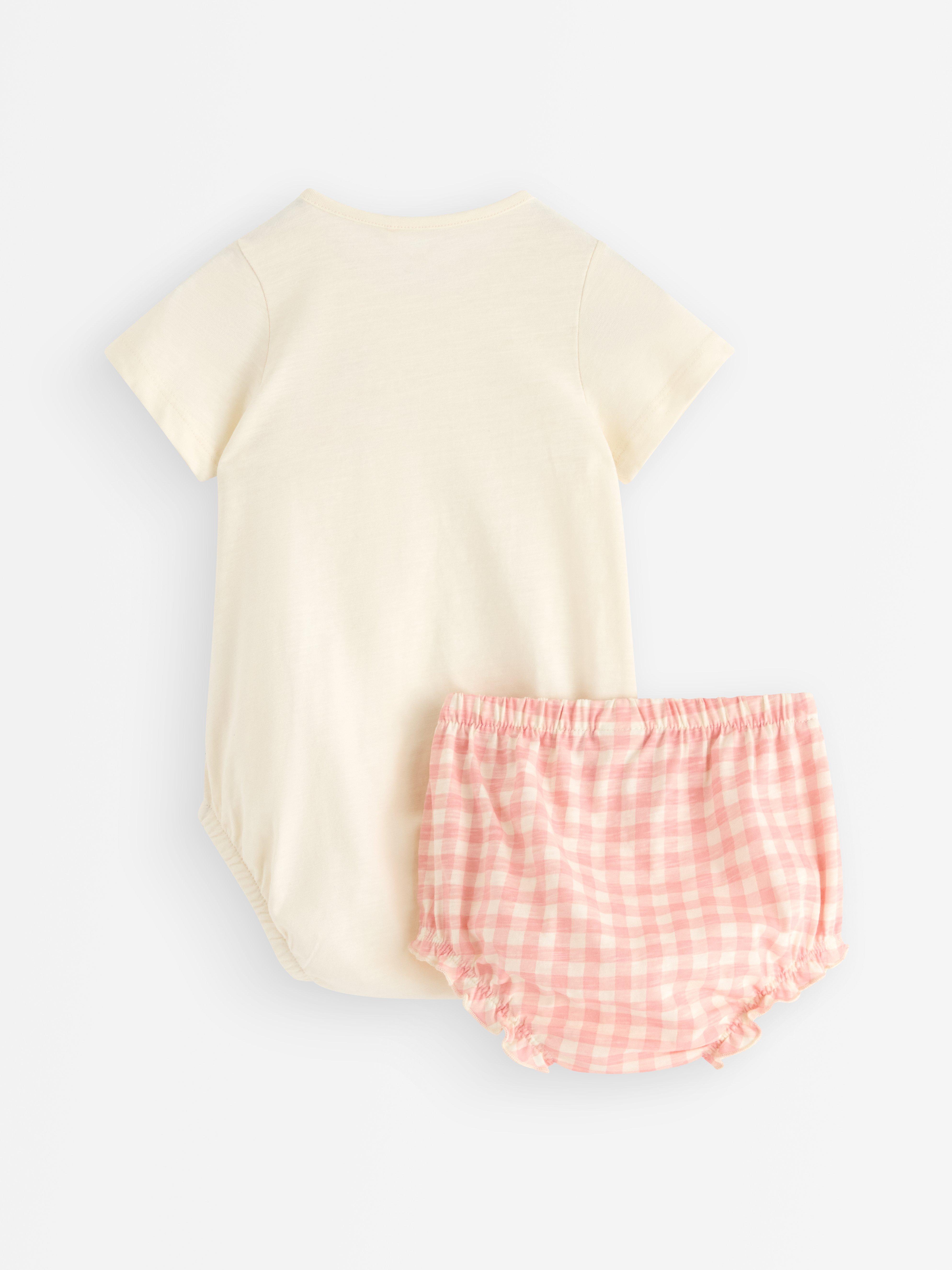 Set - body și pantaloni scurți albi