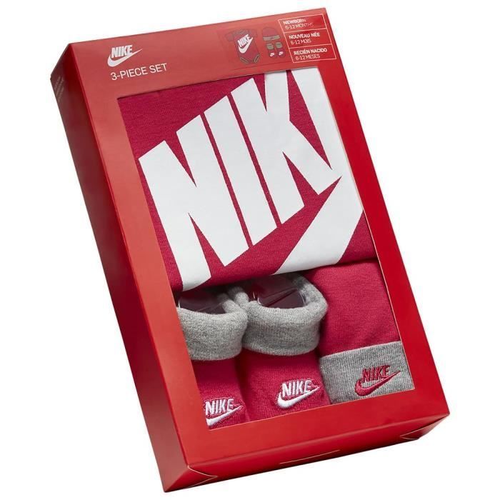 Conjunto unisex de 3 piezas para bebé NIKE Futura: body, gorro y patucos color rosa