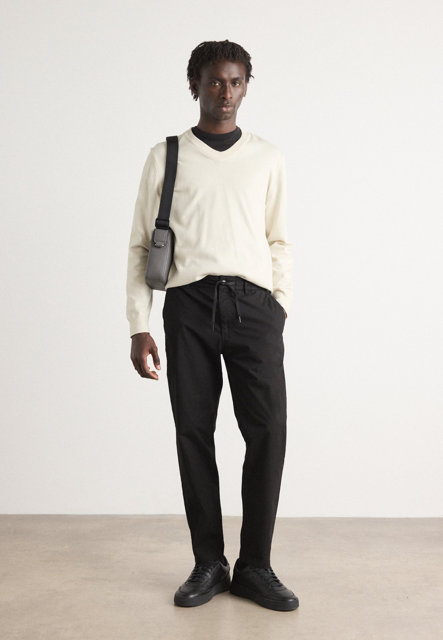Pantalon BOSS TAPERED noir