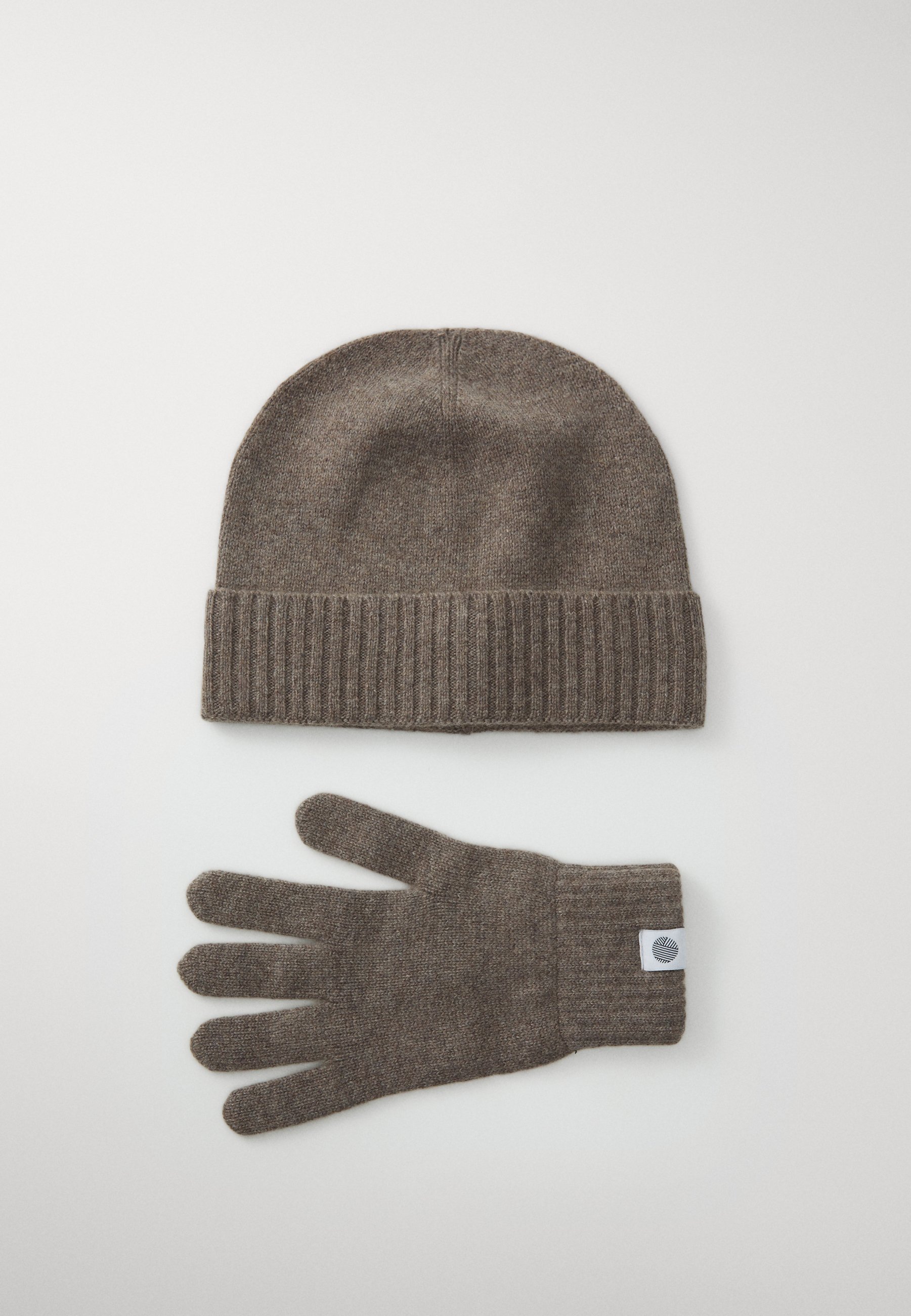 COFFRET CADEAU ACCESSOIRES TRICITAIRES UNISEXE - Gants - loutre