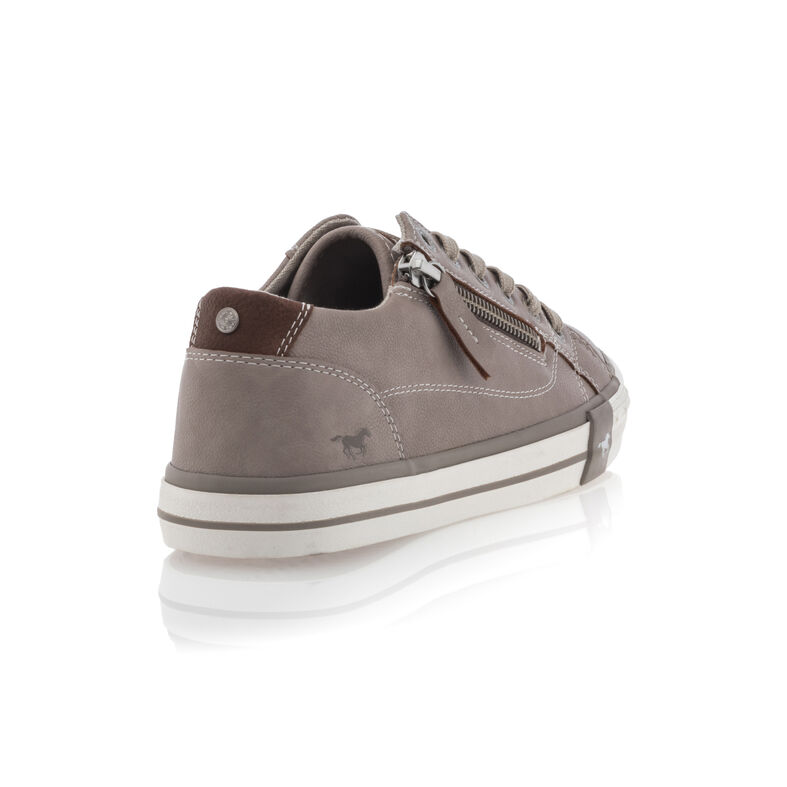 Zapatillas deportivas para mujer color beige.