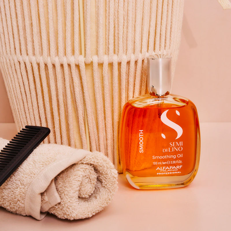 Óleo alisador Alfaparf Milano Semi di Lino Smooth para cabelos rebeldes e com frizz.