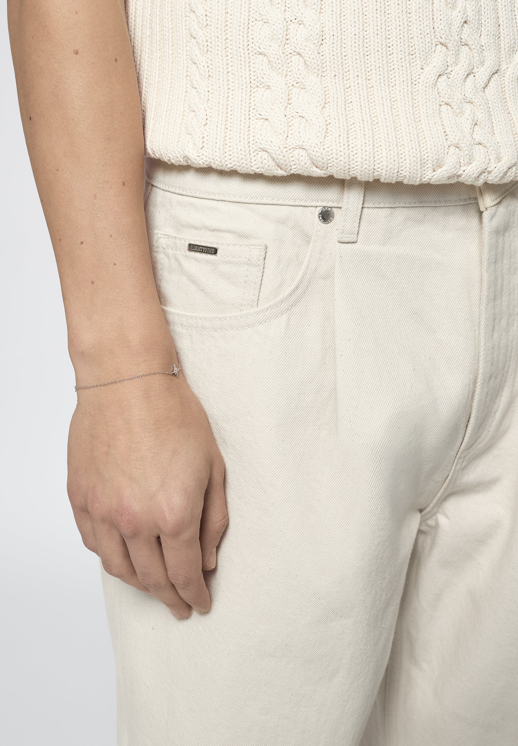 OTTANTACINQUE PIEGHEVOLI VESTIBILITÀ RELAX UNISEX - Jeans dalla vestibilità rilassata - ecru