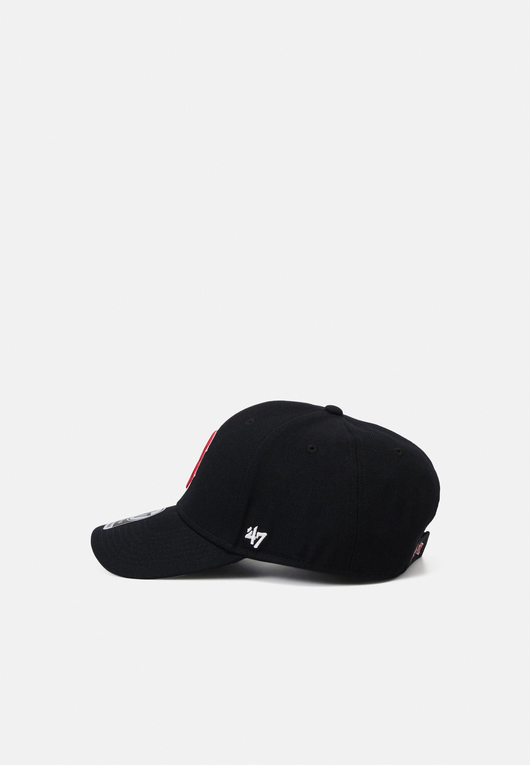 '47 Caps