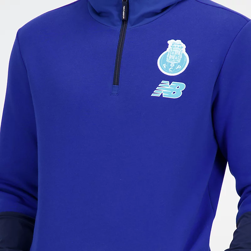 Męska bluza z kapturem FC Porto zakładana przez głowę – SURF THE WEB