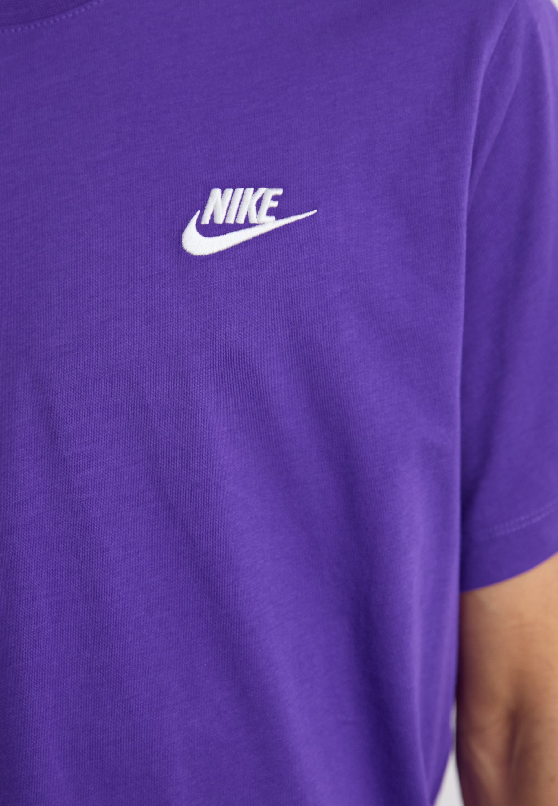Nike Sportswear Basic T-shirts