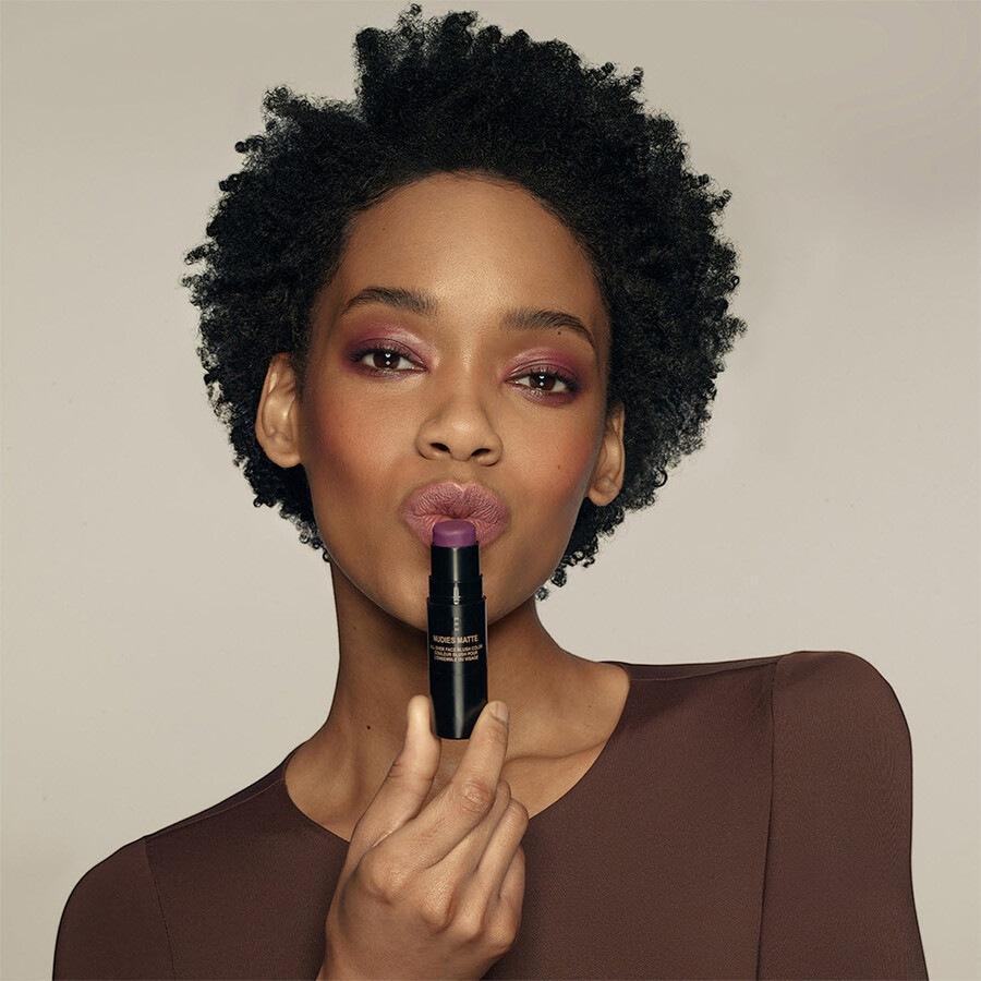 Mat rdečilo za lica Nudestix Blush Nudies za celoten obraz - 7 g