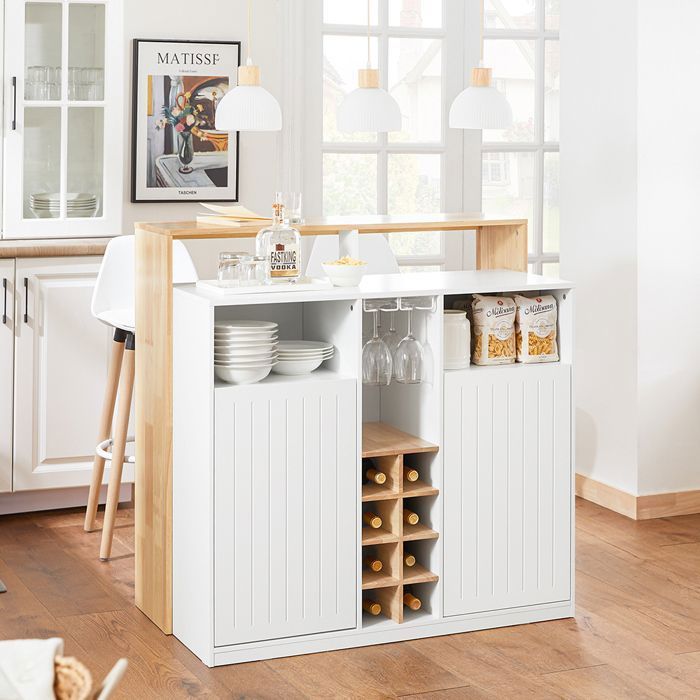Mueble de cocina tipo isla SoBuy con botellero, 8 compartimentos, 2 puertas, estante para vasos, ideal para buffet, bar, cocina o sala de estar. Color blanco. Medidas: 105 x 60 x 105 cm.