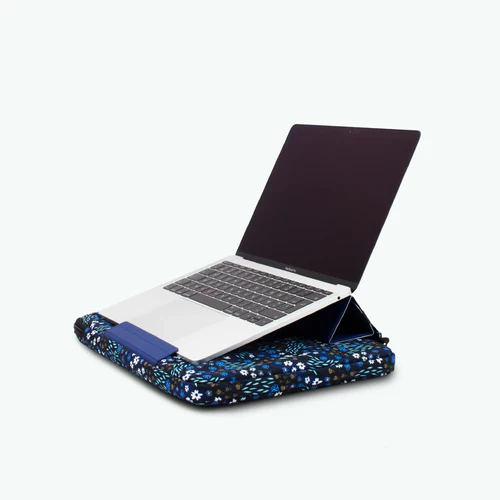 Cabaia Blauwe laptophoes voor 15/16 inch laptops in het centrum van Miami