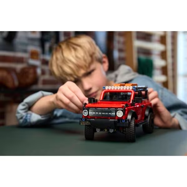 LEGO Technic 42213 Ford Bronco visureigis