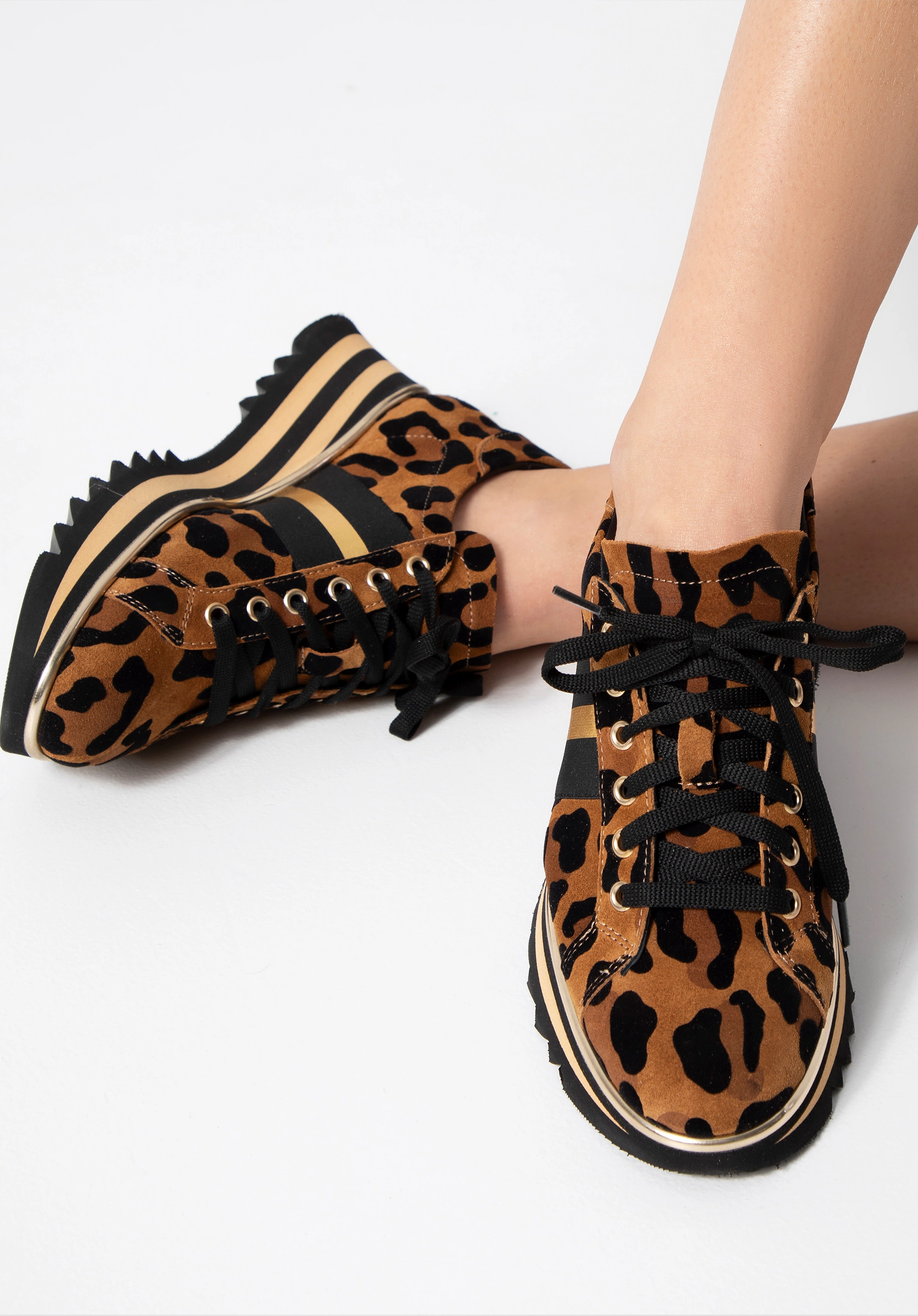 Damskie sneakersy zamszowe w zwierzęcy wzór brązowo-czarne