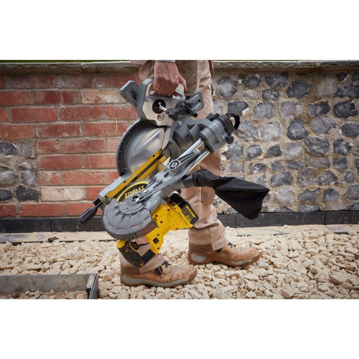Troncatrice radiale a batteria STANLEY FATMAX V20 SFMCS701M1-QW da 190 mm con 1 batteria da 18 V 4,0 Ah e 1 lama a 40 denti.