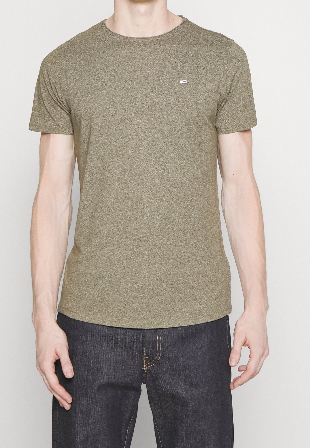 Tommy Jeans Basic T-Shirt – oliv