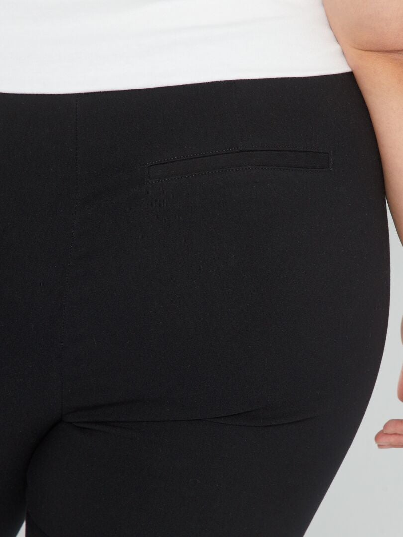 Nauwsluitende broek met elastische tailleband - Zwart