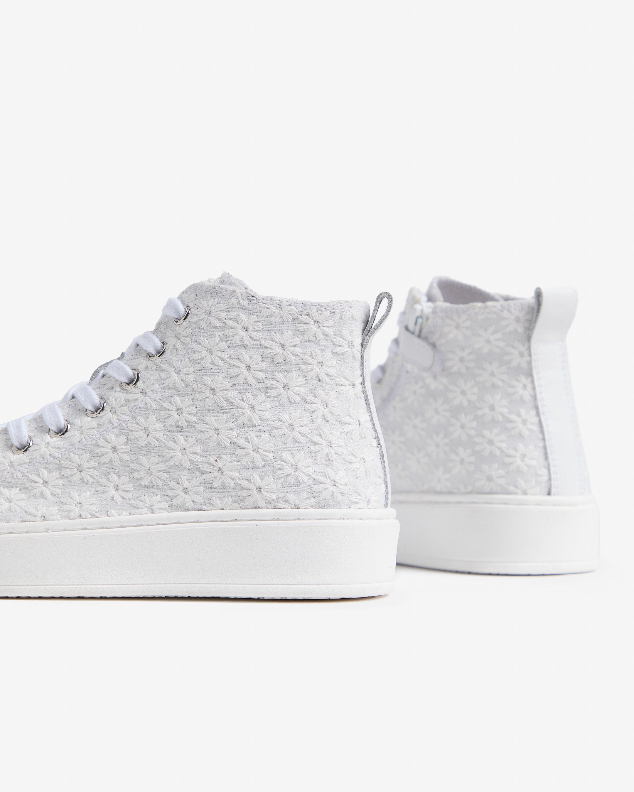  Sneaker für Mädchen aus Stoff und Funktionsmaterial