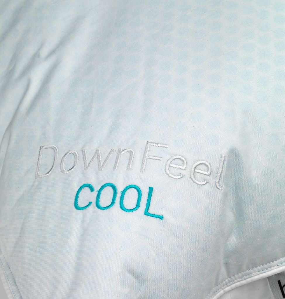 DOWNFEEL COOL zlatý vláknitý vankúš 50x70 vysoký DOWNFEEL COOL
